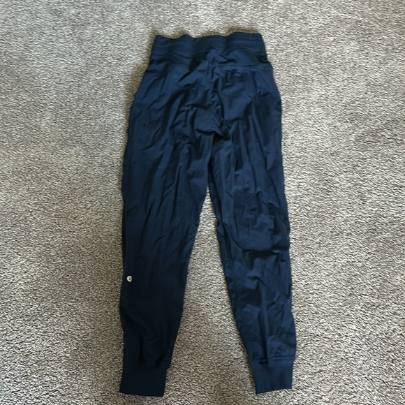 Lululemon dance studio joggers - Picture 3 of 3
